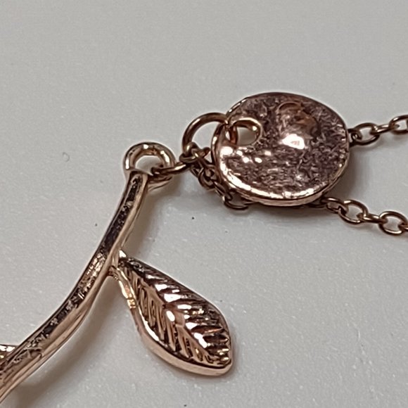 Cute Gold Tone Rose And S Initial Necklace Adjustable 18 to 19.5 Inches Long - Picture 8 of 12